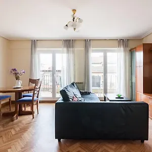 Apartamento Luminoso Atico En San-sebastián + Wifi, San Sebastián